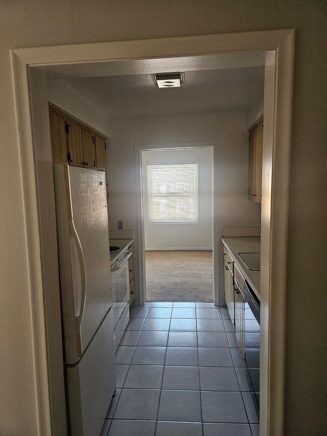 Building Photo - 19646 Fleetwood Dr