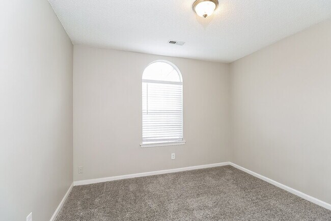 Building Photo - 8914 Clifton Meadow Dr