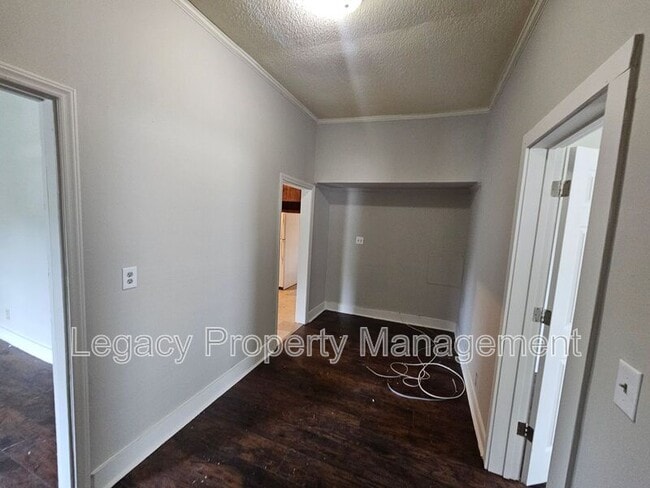 Building Photo - 1111 N Mebane St