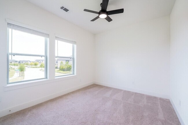 Building Photo - 15115 Parkland Canyon Dr