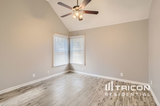 Building Photo - 106 Agee Cir E