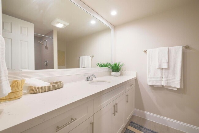 Building Photo - 601 N Ocean Blvd