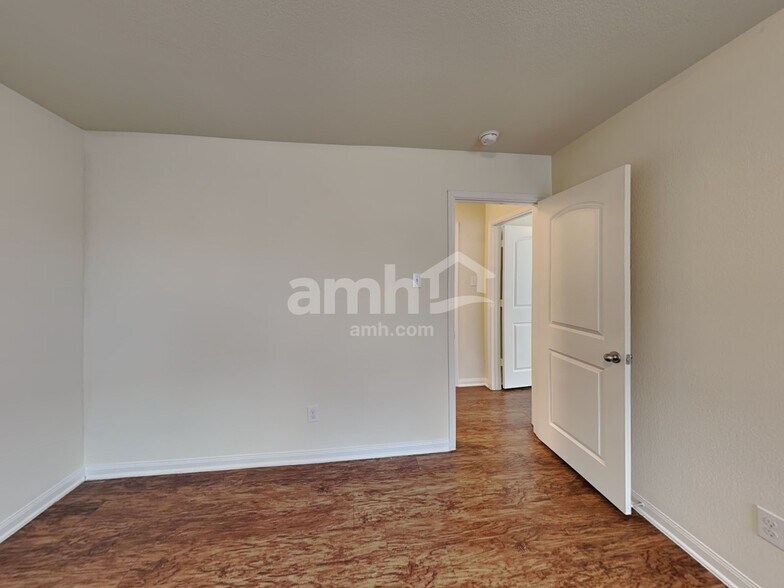 Building Photo - 19800 Andrew Johnson Dr