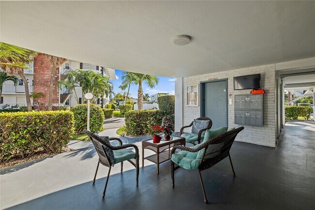 Building Photo - 470 Paradise Isle Blvd