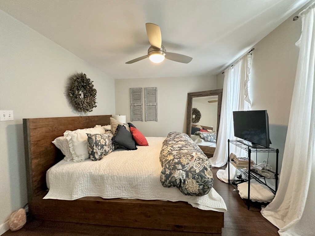 Building Photo - 180 K St