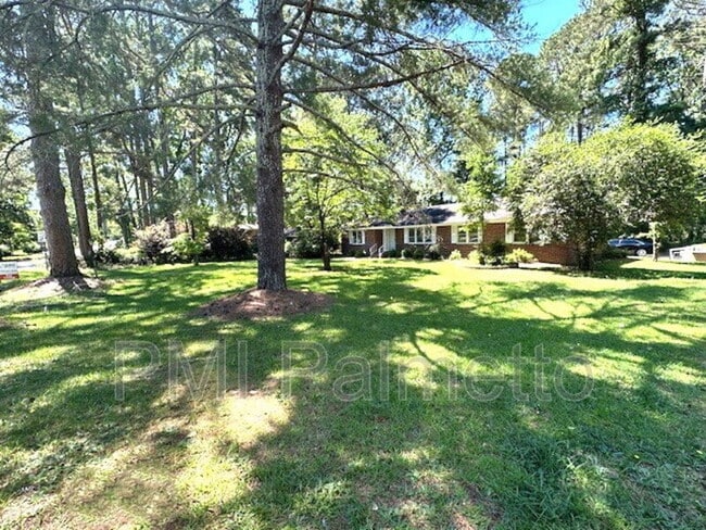 Building Photo - 529 Skyland Dr