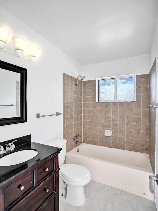 Building Photo - 249 NW 4th Diagonal