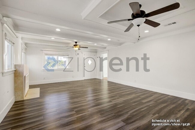 Building Photo - 4315 La Salle Ave