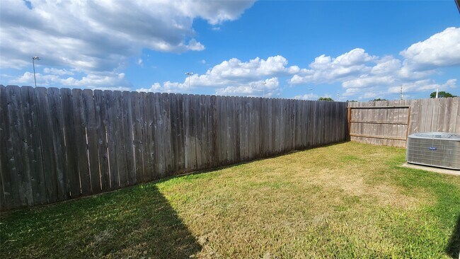 Building Photo - 9818 Mls Fld Dr