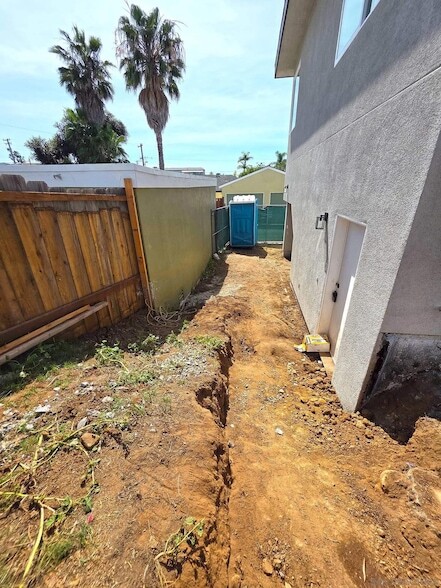 Building Photo - 4907 Iroquois Ave