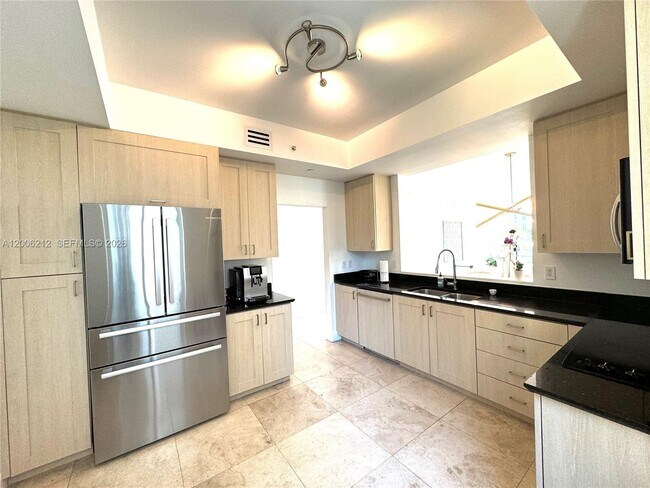 Building Photo - 3340 NE 190th St