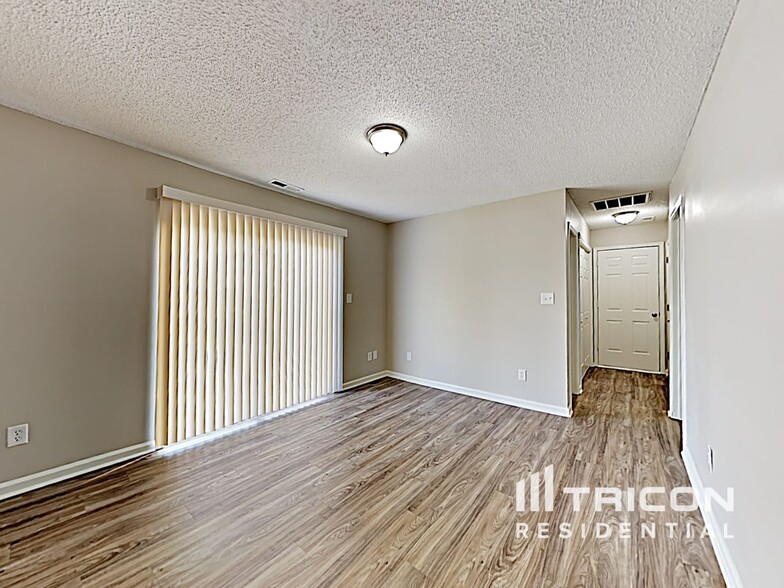 Building Photo - 4410 Fawnbrook Ave SW