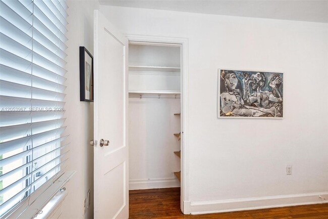 Building Photo - 39 Sidonia Ave