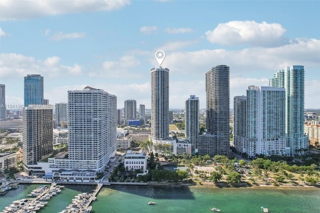 Building Photo - 1750 N Bayshore Dr