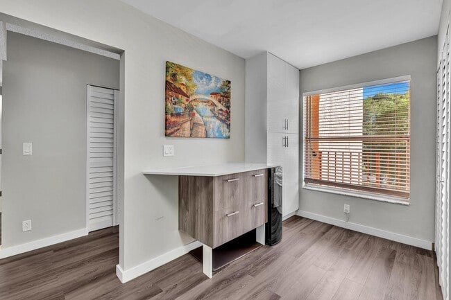 Building Photo - 14623 Bonaire Blvd