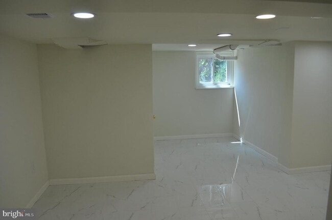 Building Photo - 4302 Locust Ln