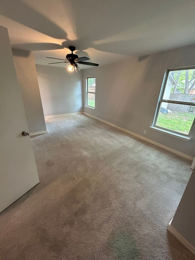 Building Photo - 2750 Ridgewood St