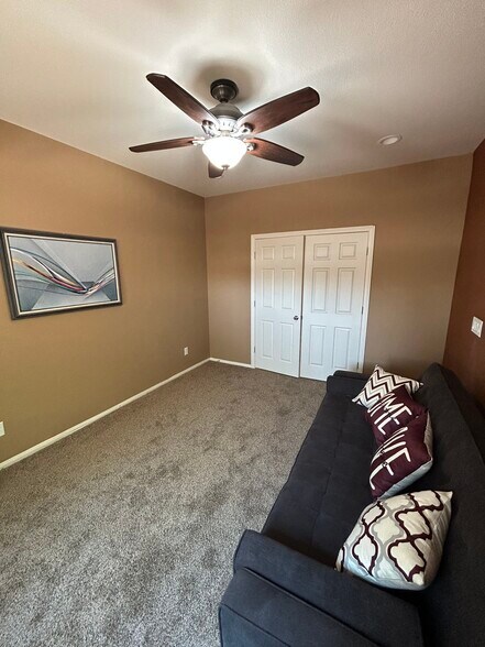 Building Photo - 4936 Semifonte Dr