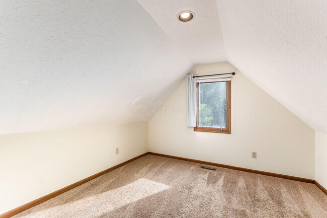 Building Photo - 4847 Dierker Rd