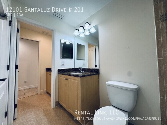 Building Photo - 12101 Santaluz Dr