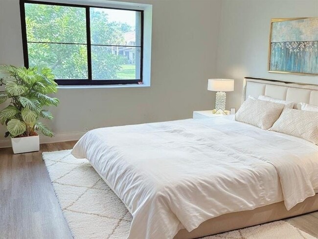 Building Photo - 3964 Cocoplum Cir