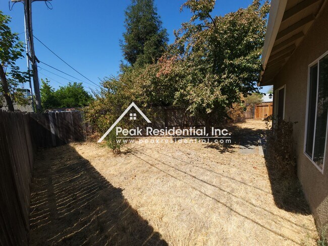 Building Photo - Wonderful 3bd/2ba Home near Whitney & Watt Avenue