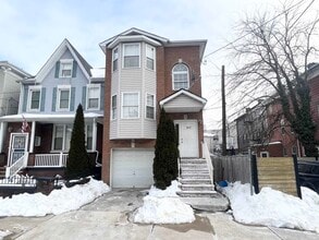 Building Photo - 288 Clerk St