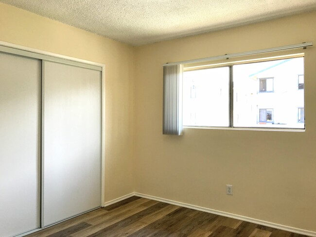 Building Photo - 4441 W 134th St