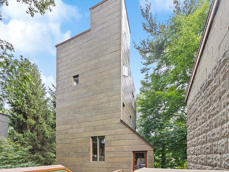 Building Photo - 170 Rawson Rd