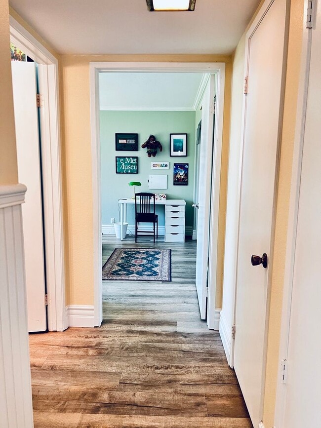 Building Photo - LAKE ACCESS!! Beautiful 4 bedroom 2 bath H...