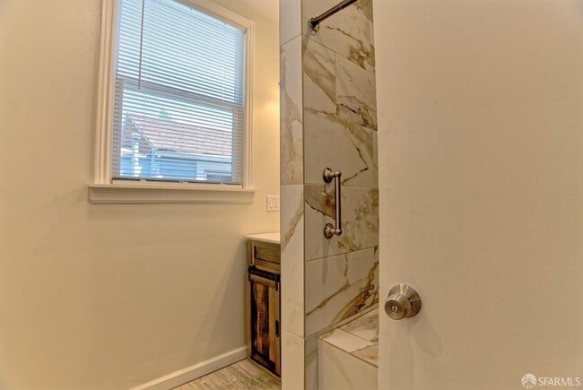 Building Photo - 1218 York St