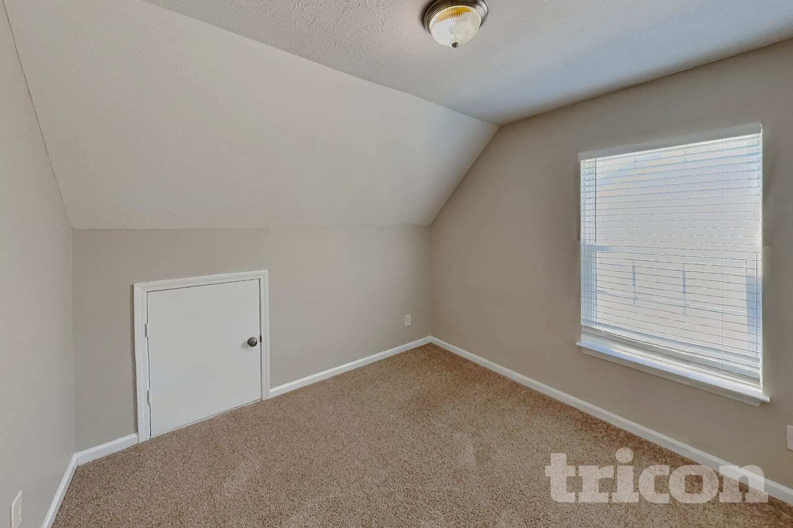 Building Photo - 700 Holland Ridge Dr