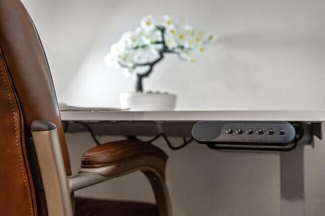 Building Photo - 13075 Old West Ave