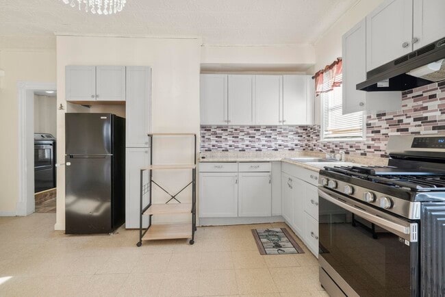 Building Photo - 25 Salem St