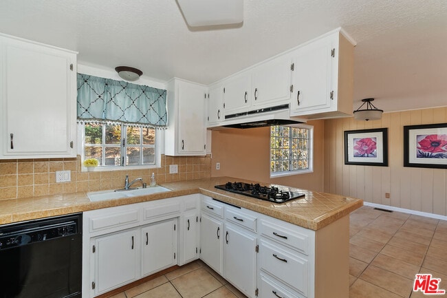 Building Photo - 28665 Zion Dr