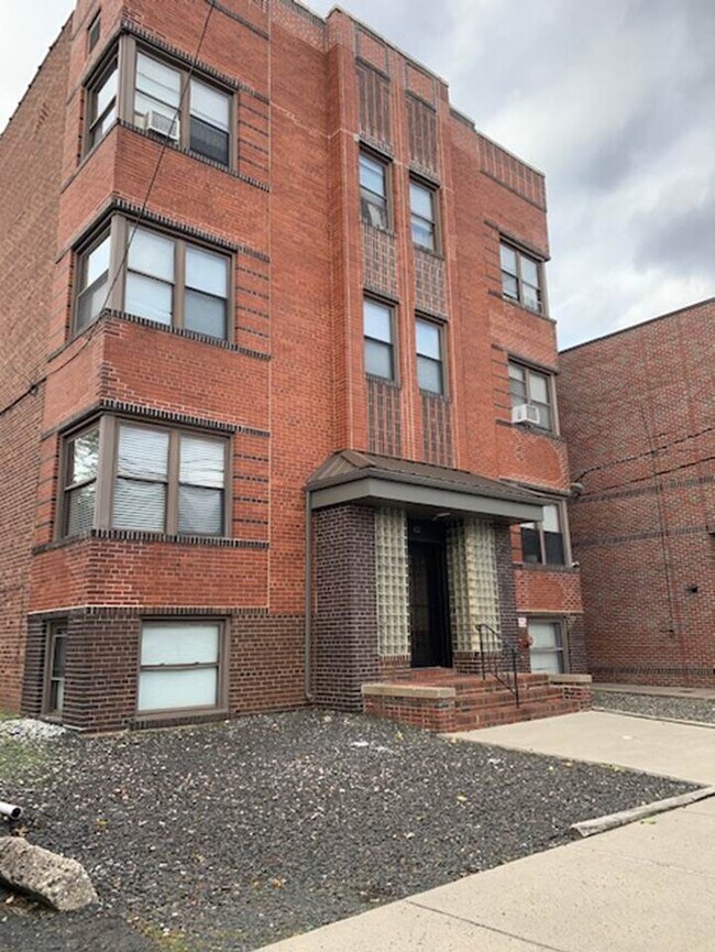 82 Chestnut St - Rutherford, NJ | Apartment Finder