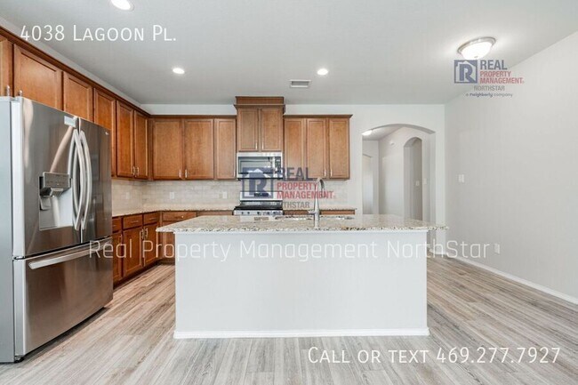 Building Photo - 4038 Lagoon Pl