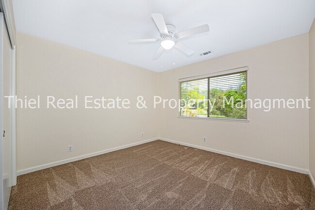 Building Photo - 2277 Knollwood Dr