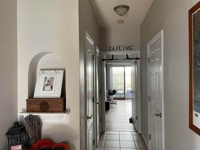 Building Photo - LYNNHAVEN SHORES