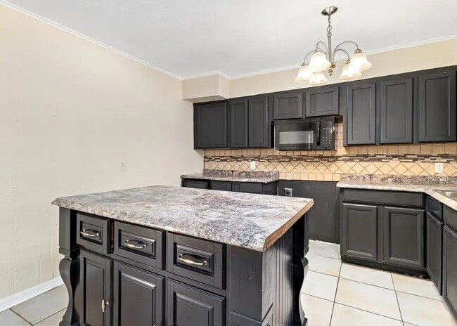 Building Photo - 5470 Spencer Dr