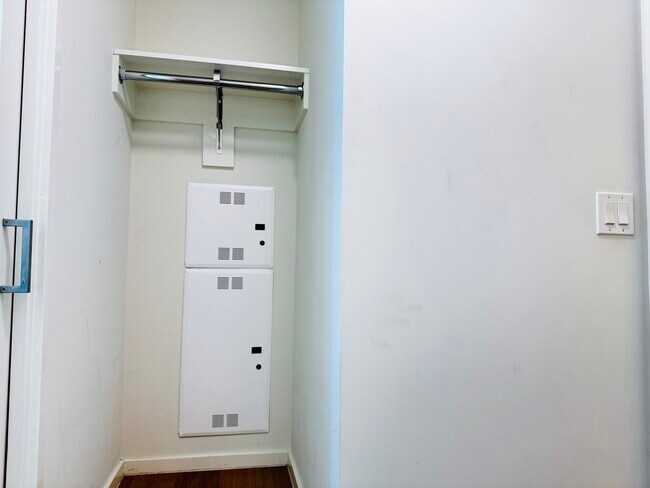 Building Photo - 889 Francisco St