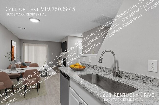 Building Photo - 231 Kentucky Dr