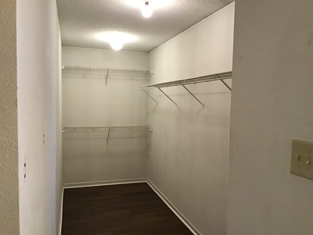 Building Photo - 6805 W Littleton Dr