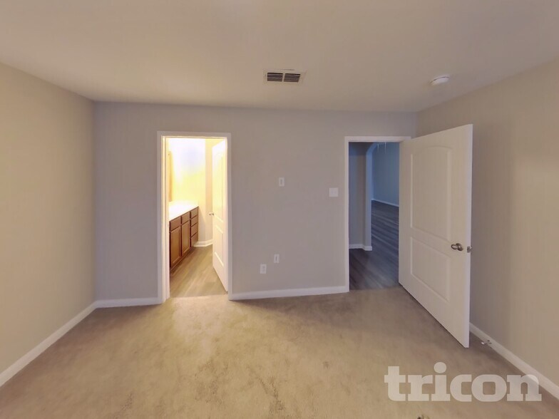 Building Photo - 14210 Bridgeview Ln