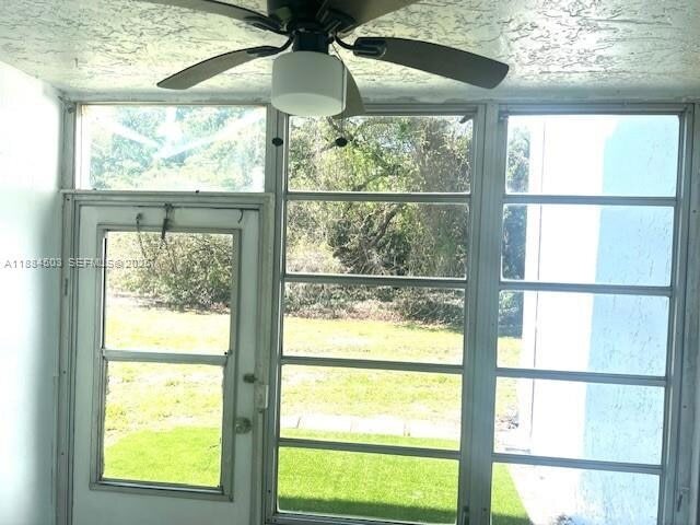 Building Photo - 9450 Live Oak Pl