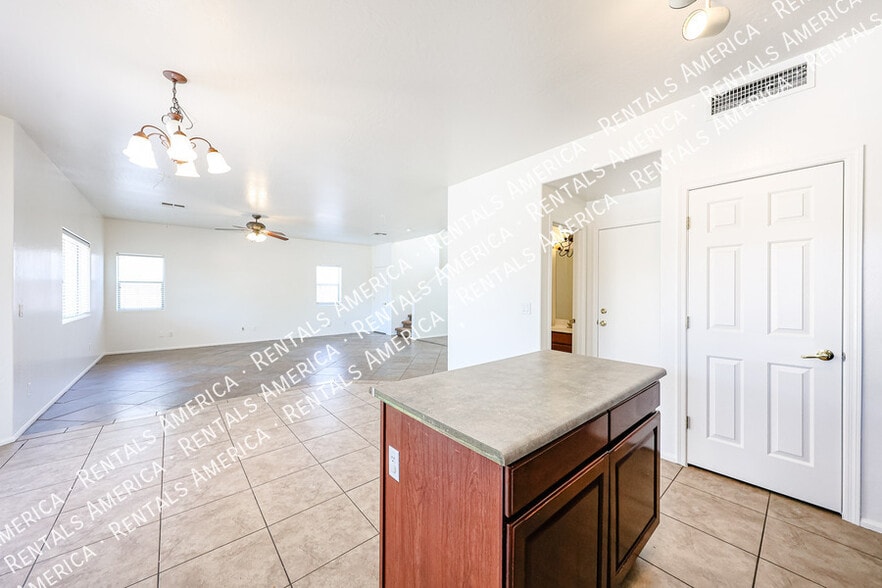 Building Photo - 17268 W Elaine Dr