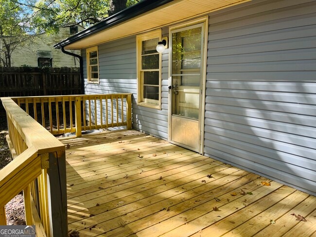 Building Photo - 531 Locke St