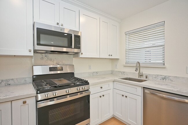 Building Photo - Stunning Brand-New 2BR/2BA Private ADU – Union City