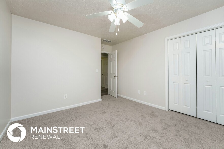 Building Photo - 40 Oak Hill Dr
