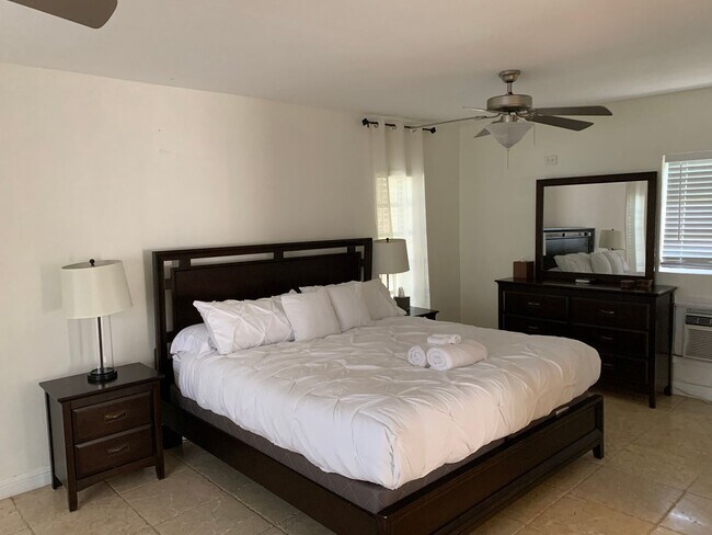 Building Photo - Single Family Home 5/3